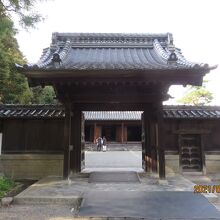 杏檀門と奥には孔子廟