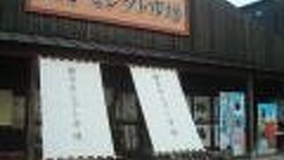 銚子セレクト市場の土産売場は広いです