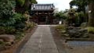 吹上坂に面しています。