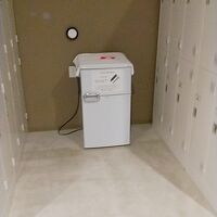ロッカーと冷蔵庫