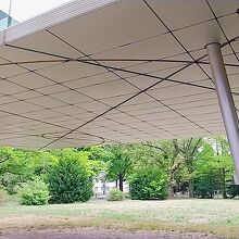 黄金比のピロティ