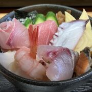 奥能登で能登丼！食材・食器・調理が"能登"な海鮮丼