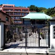 石神井川の近くにあります。