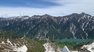 階段を登った先に待つのは絶景