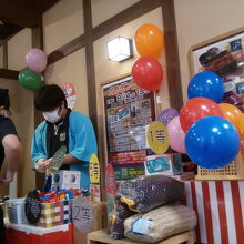 時々イベントがあります。この時はガラポン。