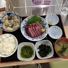 2000円しないでこれだけ食べられれば満足