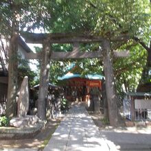 正面の鳥居です。