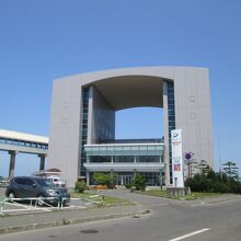 小樽フェリーターミナルの２階にあります