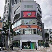 那覇の中心地にあるA&W