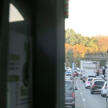 フランクフルト中心部に近づいてくると流れ渋滞が。