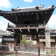 門構えが立派な延寿寺 