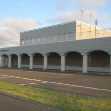 人影が全く見られない国際FTの様子