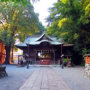 The oldest Tenmangu shrine in eastern Japan, its precincts are very quiet because it's far from the Tokyo central
