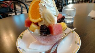 1928年に建てられた教会をコンバージョンしたお店