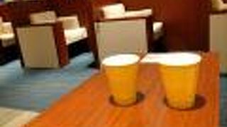 大阪国際空港のカードラウンジは3階にあります