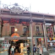 1915年にオープンした屋根付き市場