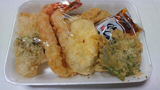 天ぷらの盛り合わせは天つゆ付でした
