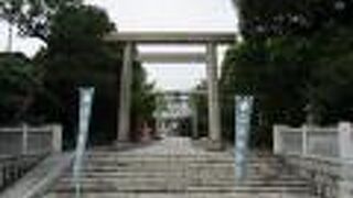 白髭橋近くの大きな神社