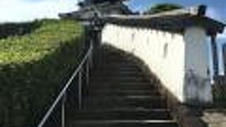 こじんまりとした城