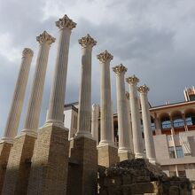 復元された円柱