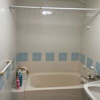 バスタブあり。広いので使い易い。