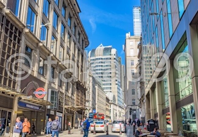 ロンドン大火記念塔の最寄り駅（地下鉄）になります。