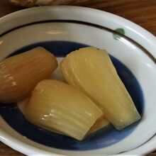 鳥取特産のラッキョウ付き