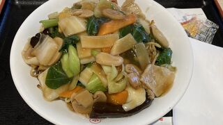 フードコートでランチ