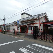 稲荷駅