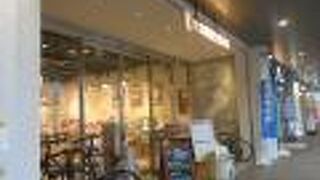 大津駅前にあります