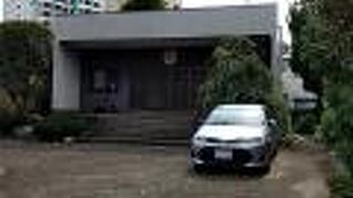 私がイメージする寺院の外観とは、かなり違う雰囲気のお寺でした。