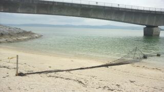 砂浜ときれいな海と