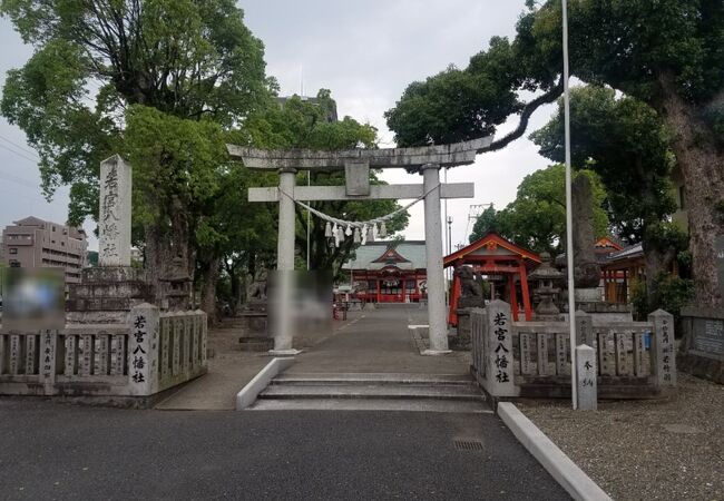 鎌倉の鶴岡八幡宮から勧請