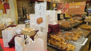 JR駅に直結しています