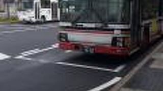 2021年８月22日現在、現金の他、ICカードとバスカードの２通りの支払い方法があります