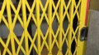 銀座で一番レトロかも、手動エレベーターの奥野ビル