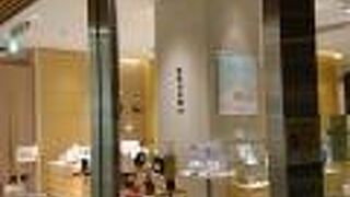 コレド室町内の金箔店