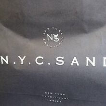 パッケージと手さげからして高級