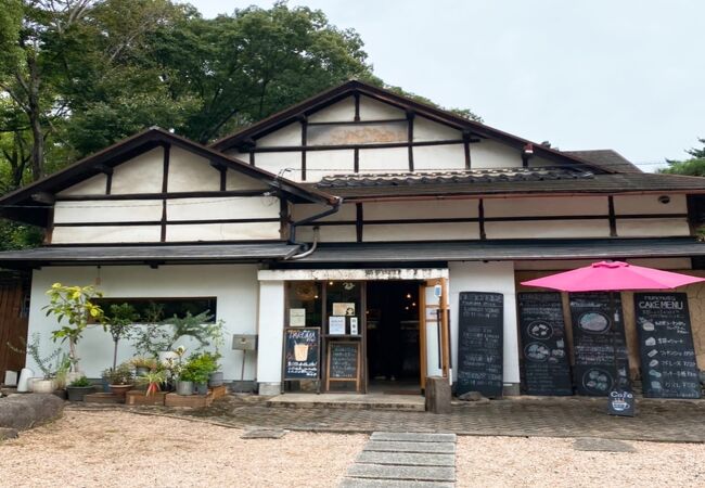 鶴舞公園の中にある古民家カフェ