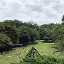 公園中央の広場