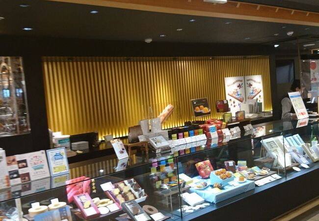 金沢百番街にある有名パティシエの洋菓子店