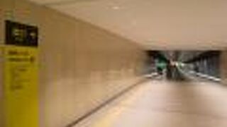 地下コンコースと繋がっており大変便利です