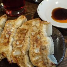 餃子も旨い