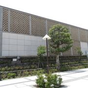 前川國男設計のモダン建築