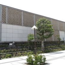 神奈川県立図書館 (紅葉ヶ丘)