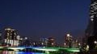 昼間は地味ですが。