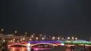 昼間も素敵な橋ですが。