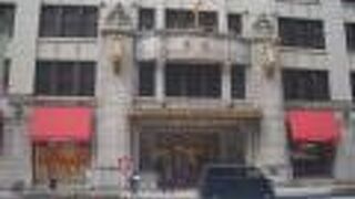 屋上に庭園、神社がある