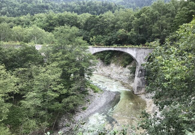 規模の大きなアーチ橋