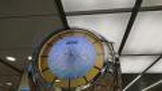 待ち合わせする人も見受けられますが・・・